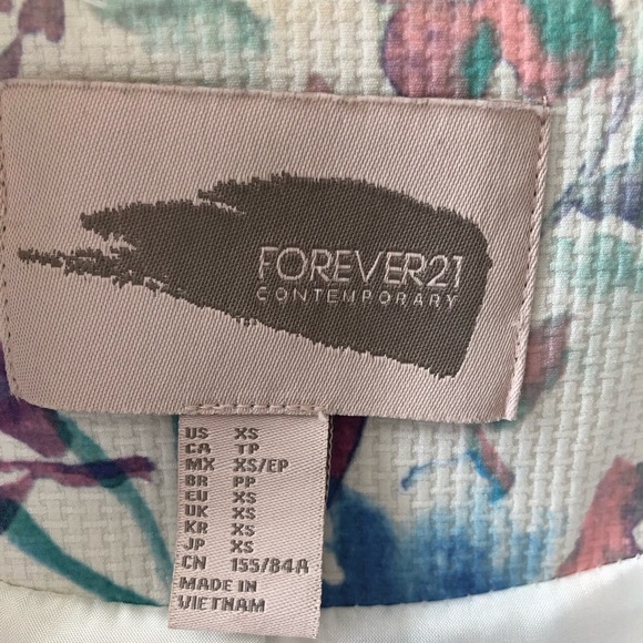 Floral water color blazer - Picture 2 of 3